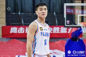 杀伤力在线！黎伊扬13中4&amp;11罚9中拿到17分4板6助2断 出现6失误