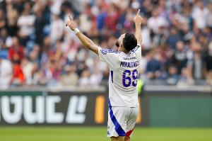 九游电脑版-意媒：尤文有意法甲前锋卡利穆恩多和米卡乌塔泽，转会费2000万欧