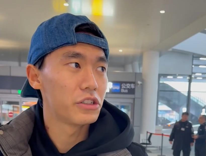 九游体育app下载-胡荷韬：感谢球迷前来接机，因为有他们我们才更有动力